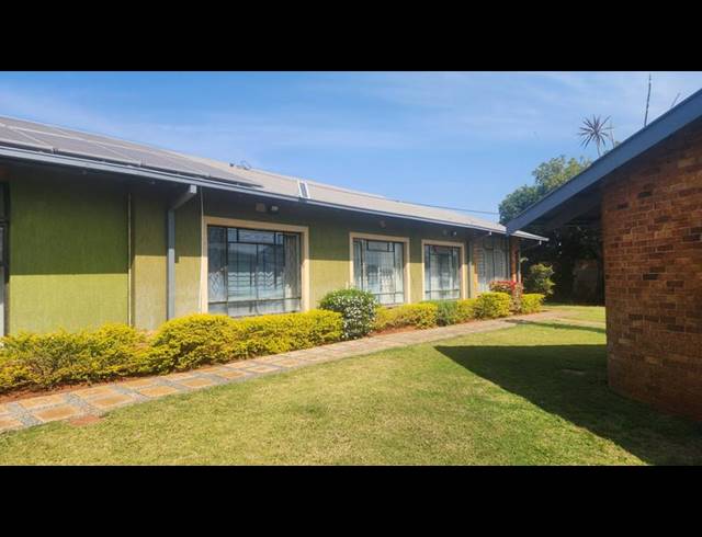 4 BEDROOM HOUSE FOR SALE IN SINOVILLE